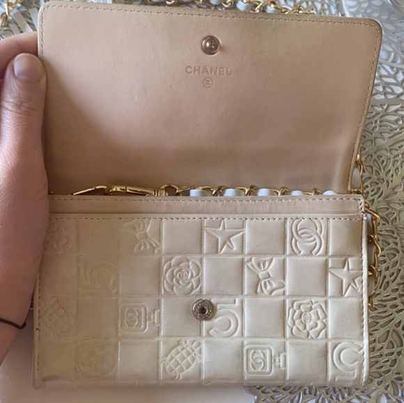 Chanel Precious Symbol - Picture 6 of 11